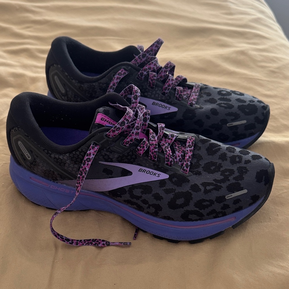Brooks Women's Black & Purple Leopard-Print Running Sneakers